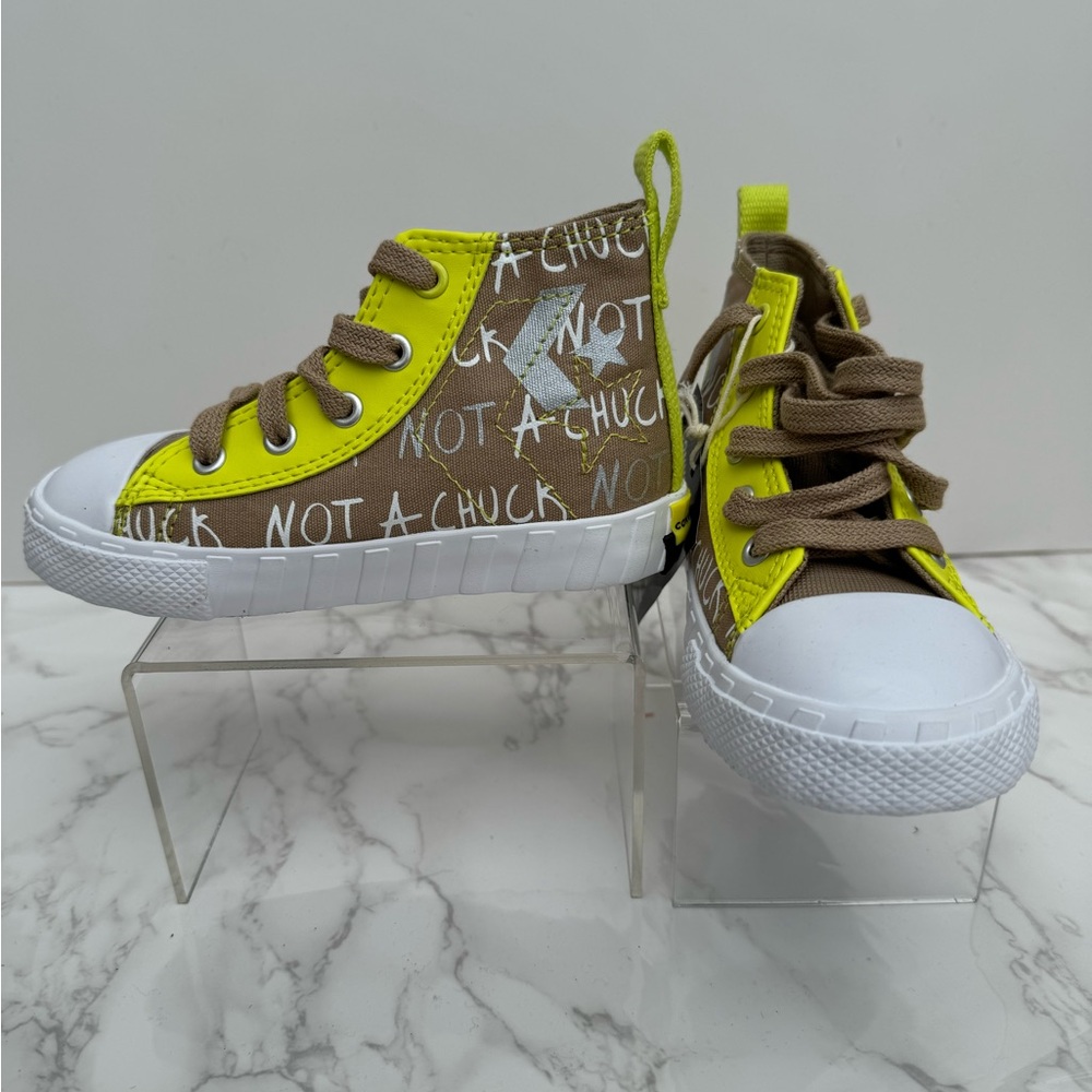 Converse - Picture 2 of 3